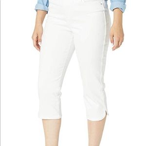 Bandolino Women's Misses Mandie 5 Pocket High Rise Capri, White, 14 Regular